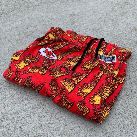(SOLD) ‼️ NIXZ Zubaz Style KC Chiefs Pants - Picture 5 of 6